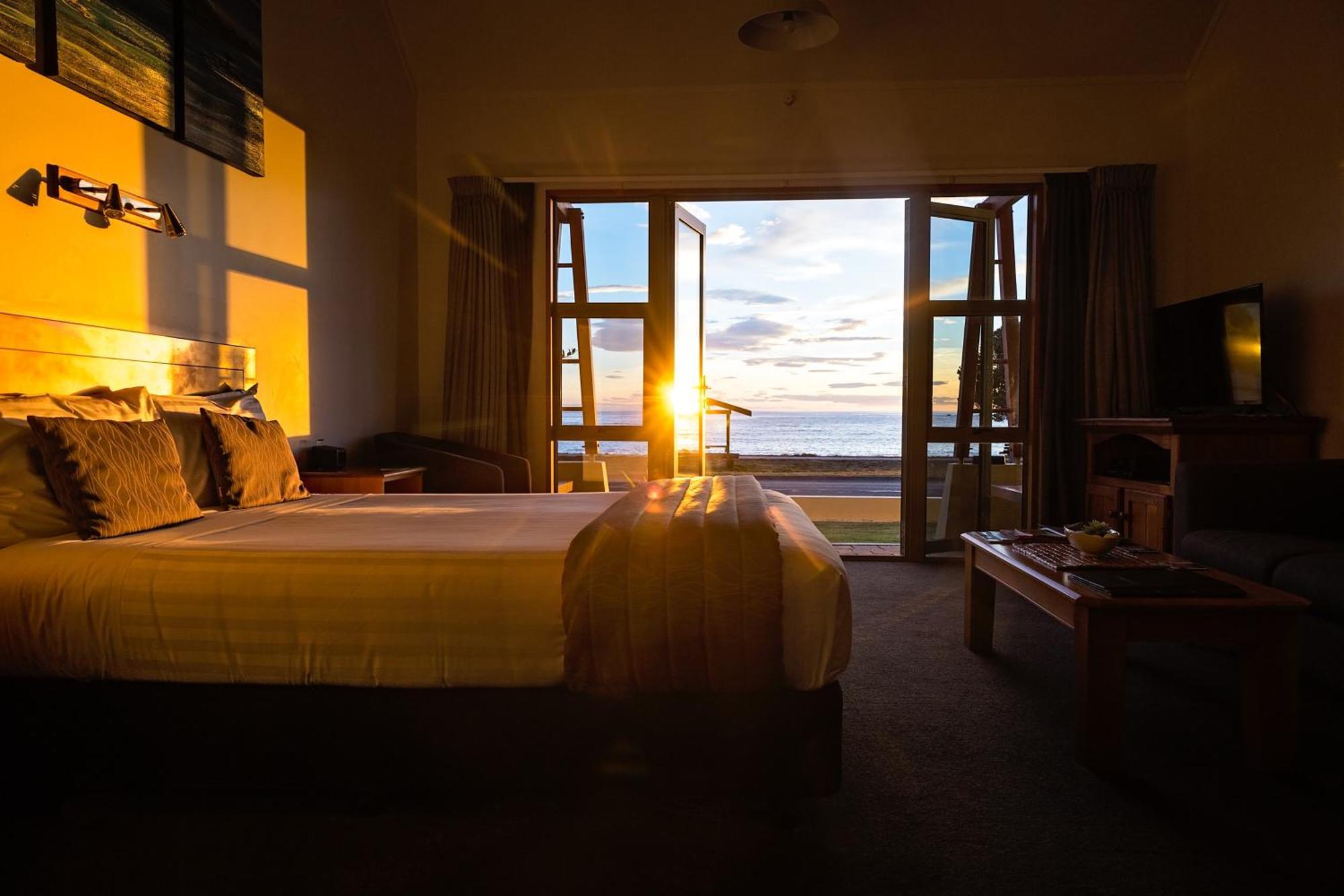 The Anchor Inn Beachfront Motel Kaikoura Kültér fotó